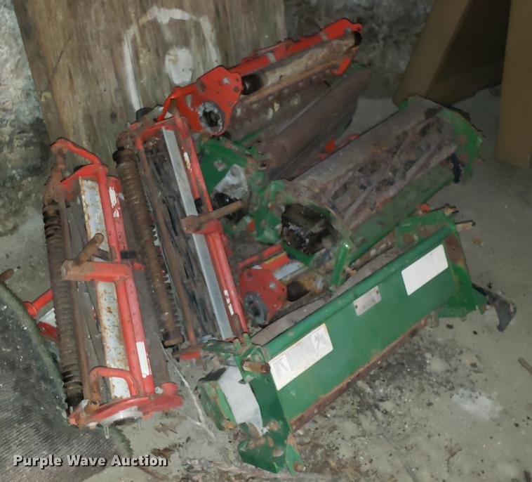 image for item DF3342 John Deere 2500E lawn mower