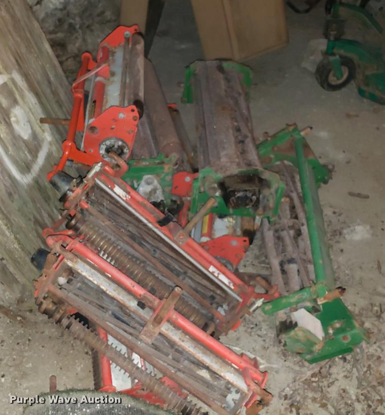 image for item DF3342 John Deere 2500E lawn mower