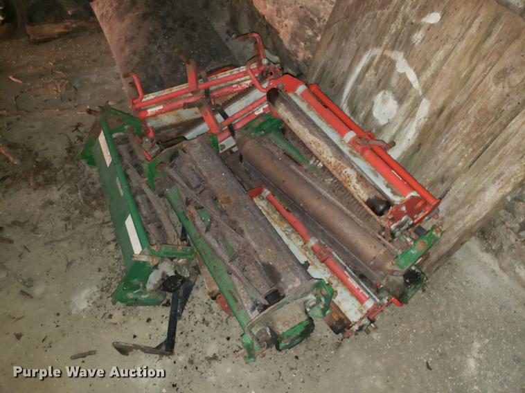 image for item DF3342 John Deere 2500E lawn mower