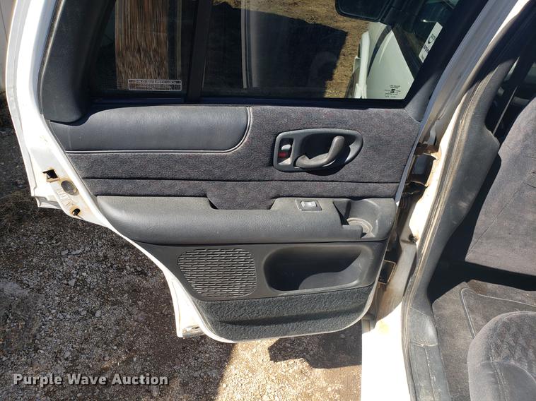 image for item DF3367 2000 GMC Jimmy Envoy SUV