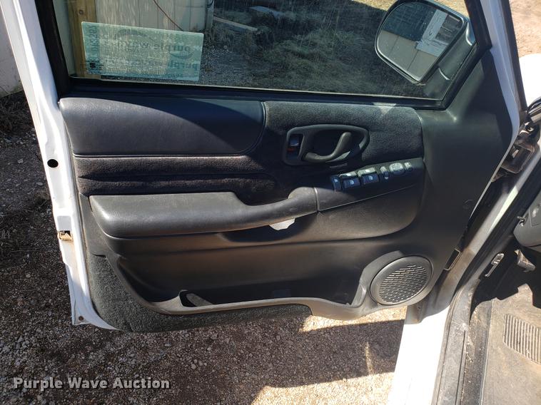 image for item DF3367 2000 GMC Jimmy Envoy SUV