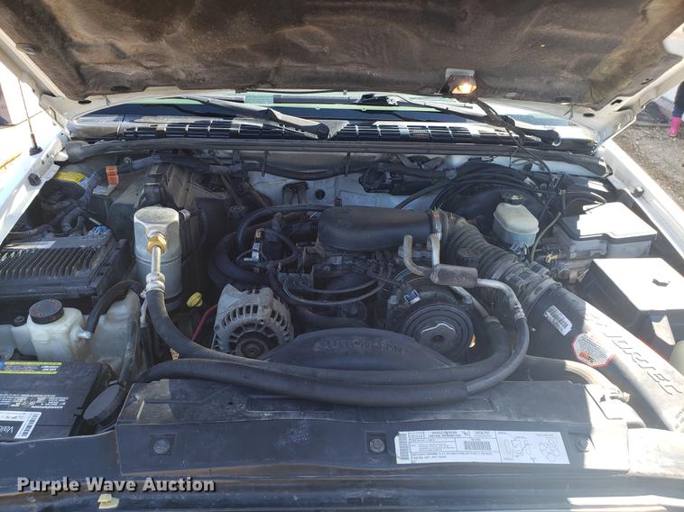 image for item DF3367 2000 GMC Jimmy Envoy SUV