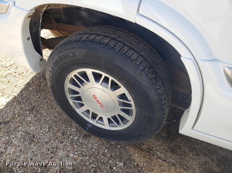 image for item DF3367 2000 GMC Jimmy Envoy SUV