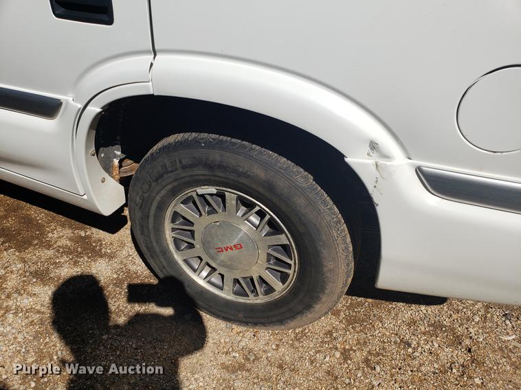 image for item DF3367 2000 GMC Jimmy Envoy SUV