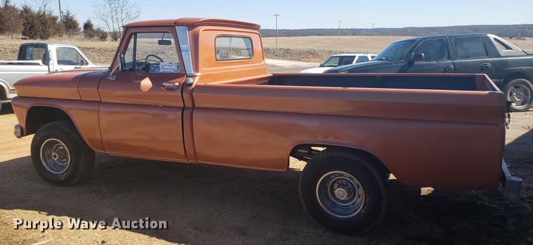image for item DF3368 1966 GMC pickup truck
