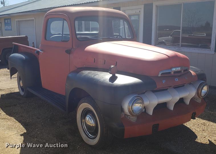 image for item DF3369 1952 Ford pickup truck