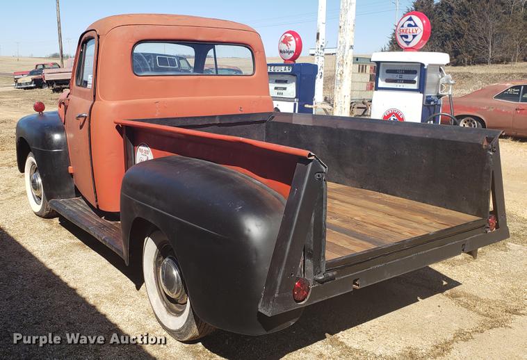 image for item DF3369 1952 Ford pickup truck