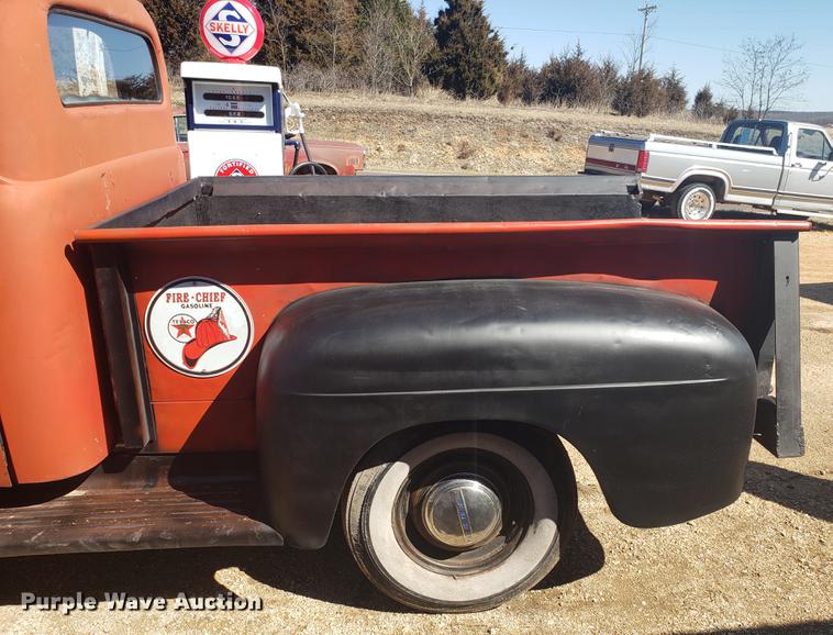image for item DF3369 1952 Ford pickup truck