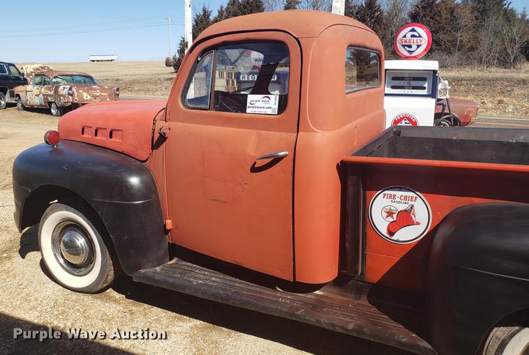 image for item DF3369 1952 Ford pickup truck