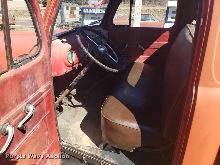 image for item DF3369 1952 Ford pickup truck