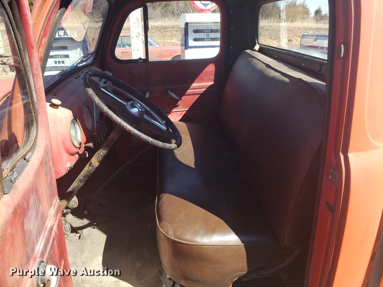 image for item DF3369 1952 Ford pickup truck