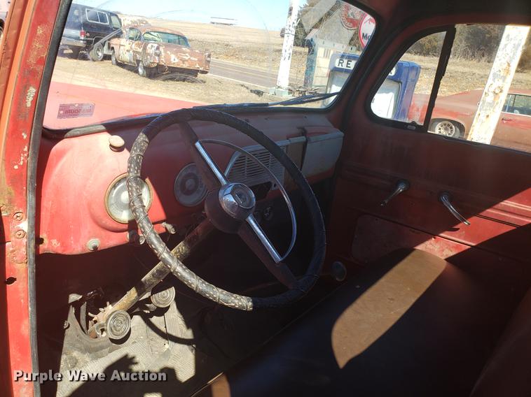 image for item DF3369 1952 Ford pickup truck