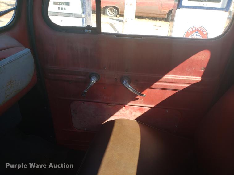 image for item DF3369 1952 Ford pickup truck