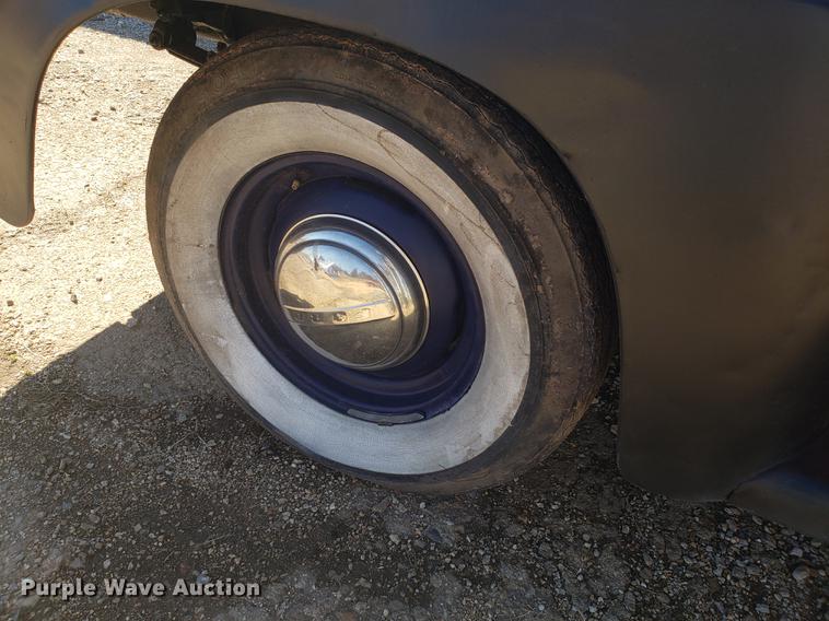 image for item DF3369 1952 Ford pickup truck
