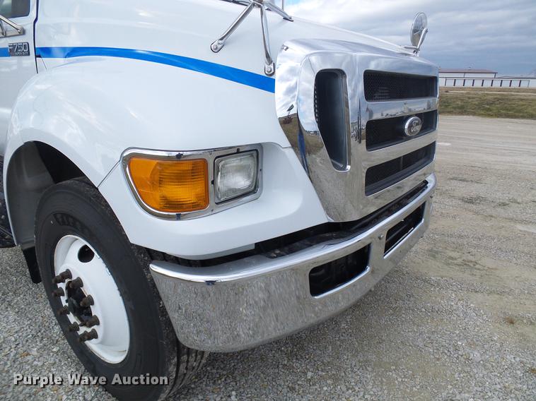 image for item DF7150 2012 Ford F750 Super Duty box truck