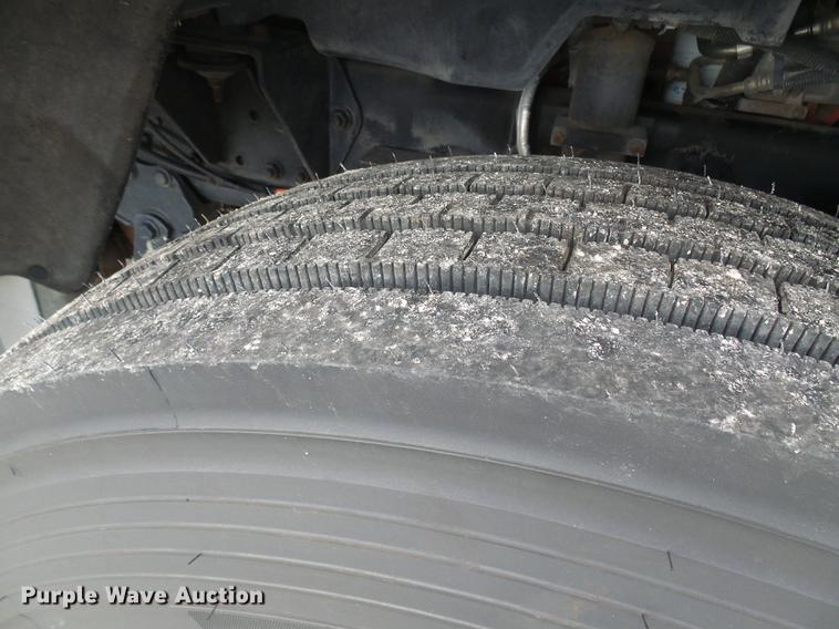 image for item DF7150 2012 Ford F750 Super Duty box truck