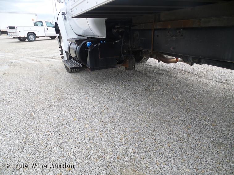 image for item DF7150 2012 Ford F750 Super Duty box truck