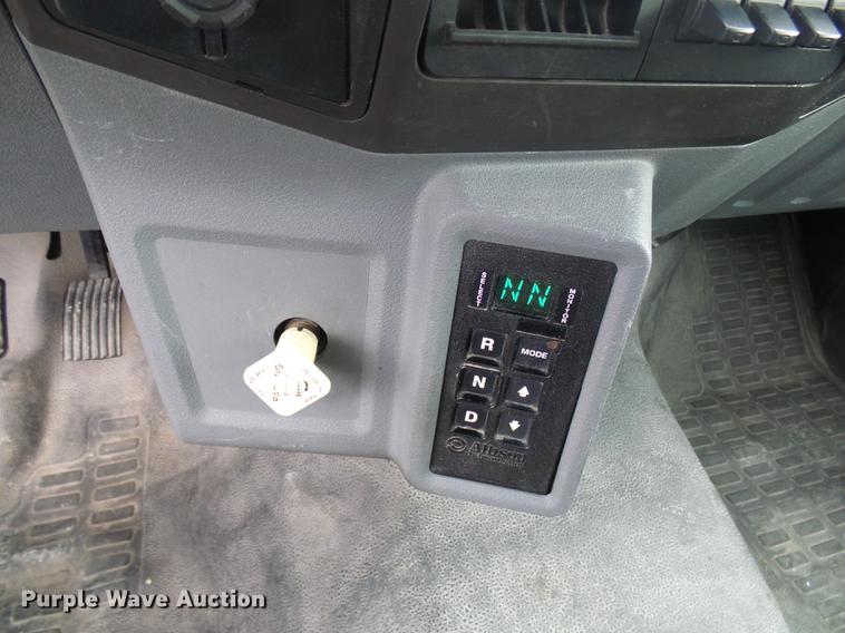 image for item DF7150 2012 Ford F750 Super Duty box truck