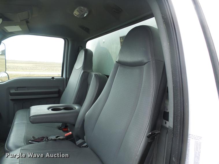 image for item DF7150 2012 Ford F750 Super Duty box truck