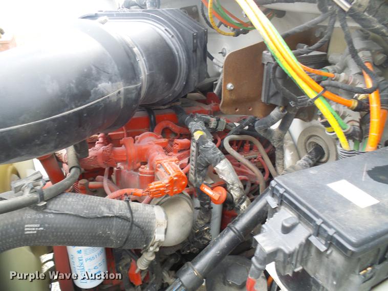 image for item DF7150 2012 Ford F750 Super Duty box truck