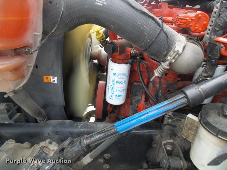 image for item DF7150 2012 Ford F750 Super Duty box truck