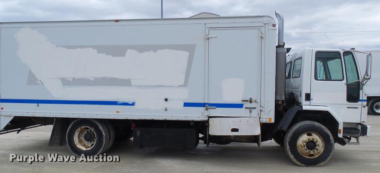 image for item DF7153 2007 Sterling SC8000 box truck