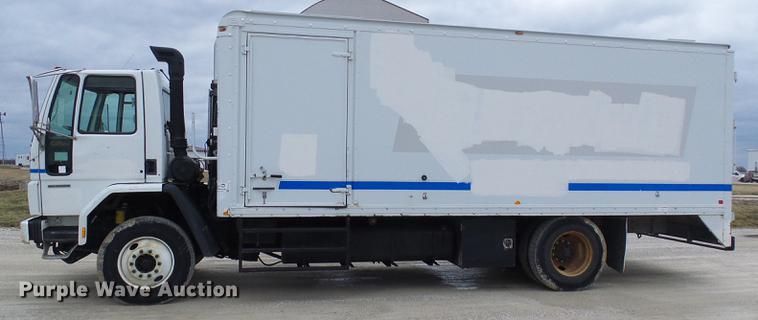 image for item DF7153 2007 Sterling SC8000 box truck