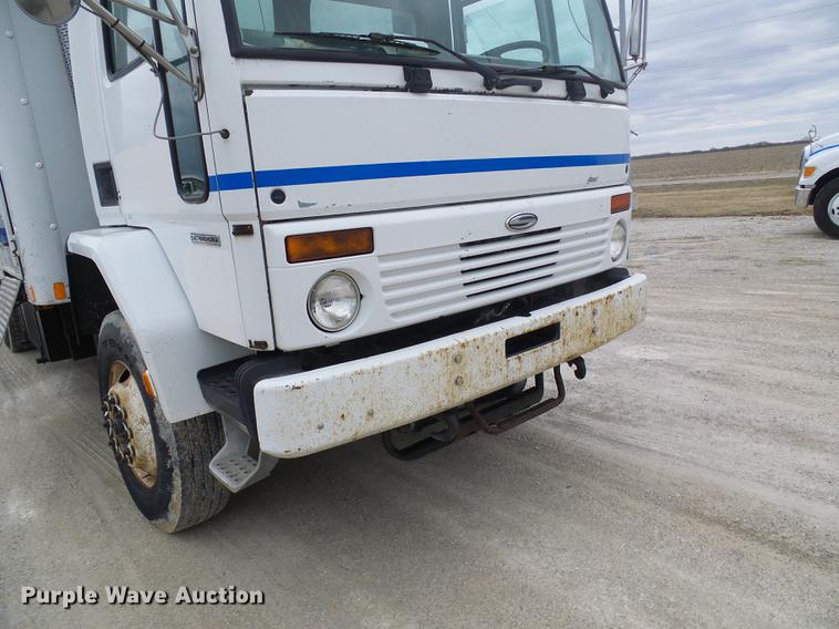 image for item DF7153 2007 Sterling SC8000 box truck