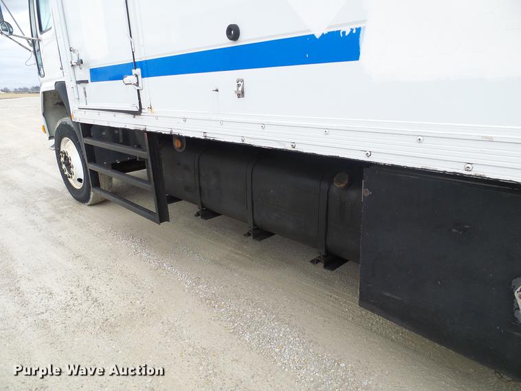 image for item DF7153 2007 Sterling SC8000 box truck