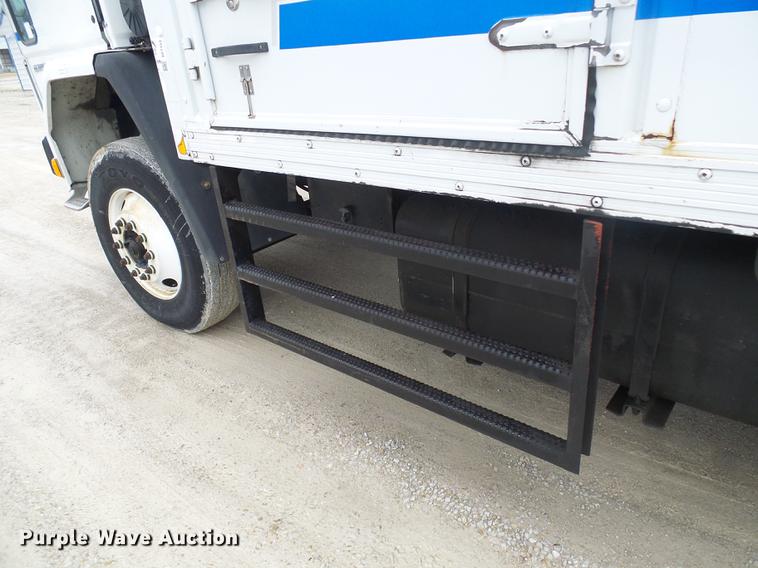 image for item DF7153 2007 Sterling SC8000 box truck