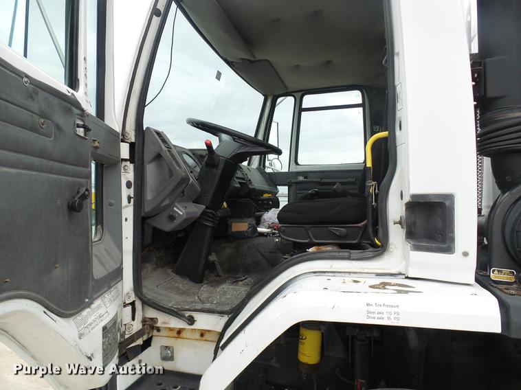 image for item DF7153 2007 Sterling SC8000 box truck