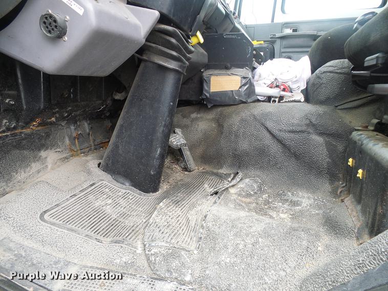 image for item DF7153 2007 Sterling SC8000 box truck