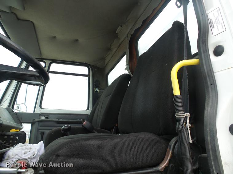 image for item DF7153 2007 Sterling SC8000 box truck