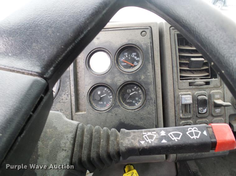 image for item DF7153 2007 Sterling SC8000 box truck