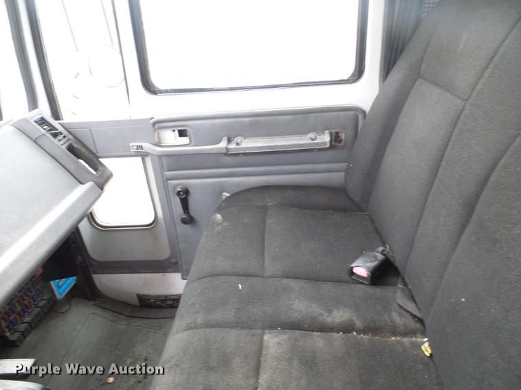 image for item DF7153 2007 Sterling SC8000 box truck