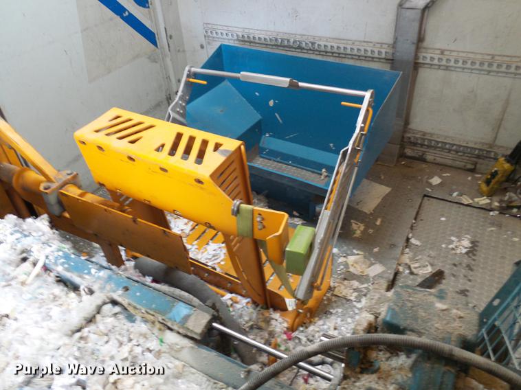 image for item DF7153 2007 Sterling SC8000 box truck