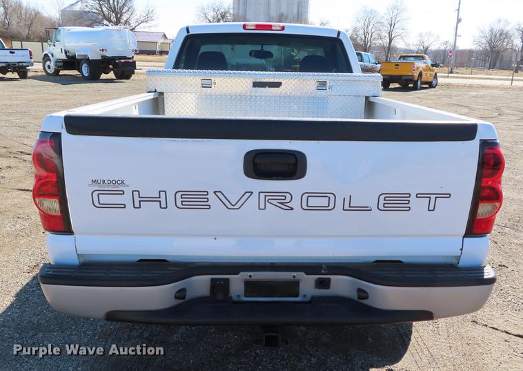 image for item DF7611 2007 Chevrolet Silverado 1500 pickup truck