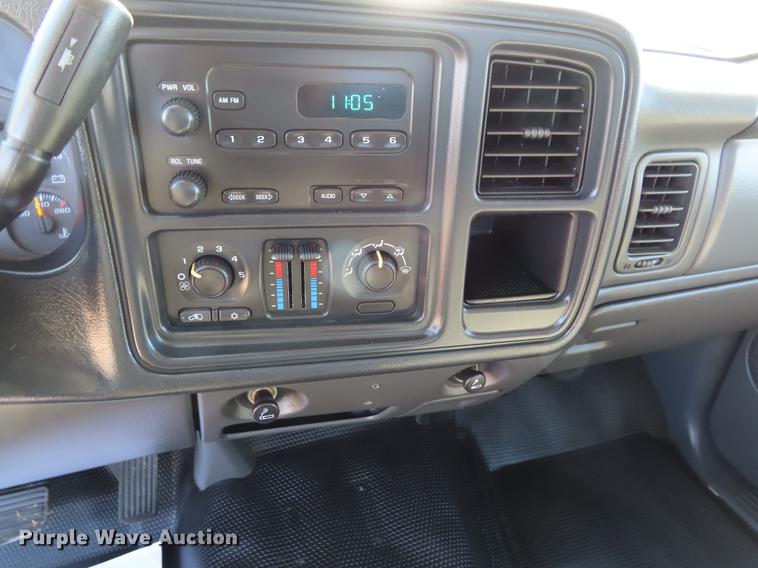 image for item DF7611 2007 Chevrolet Silverado 1500 pickup truck