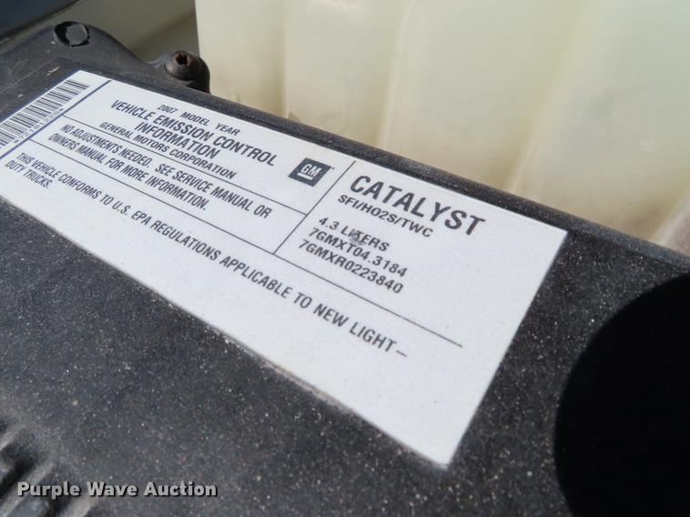 image for item DF7611 2007 Chevrolet Silverado 1500 pickup truck