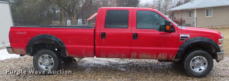 image for item DF7671 2008 Ford F350 Super Duty Crew Cab pickup truck