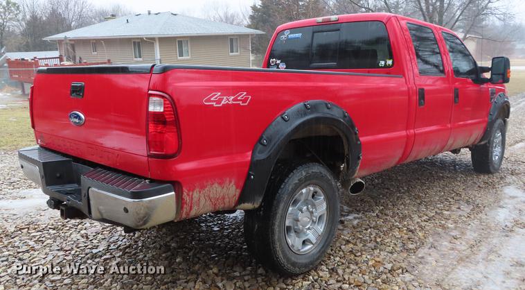 image for item DF7671 2008 Ford F350 Super Duty Crew Cab pickup truck
