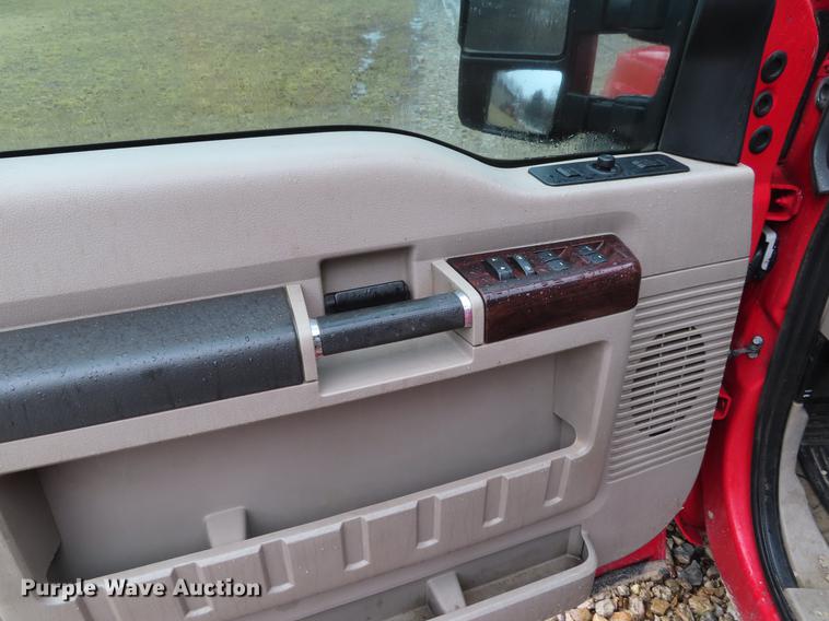 image for item DF7671 2008 Ford F350 Super Duty Crew Cab pickup truck