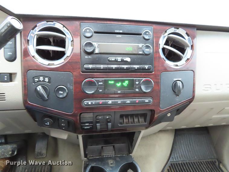 image for item DF7671 2008 Ford F350 Super Duty Crew Cab pickup truck