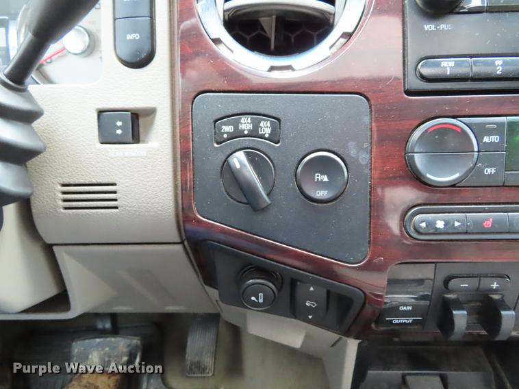 image for item DF7671 2008 Ford F350 Super Duty Crew Cab pickup truck