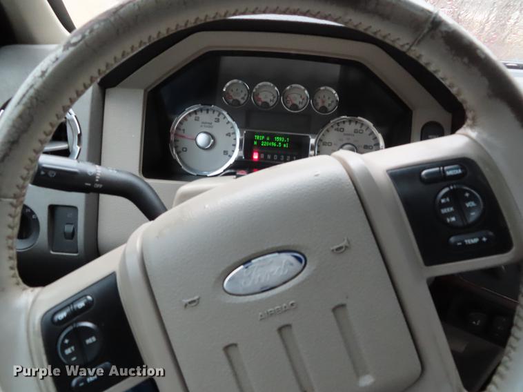 image for item DF7671 2008 Ford F350 Super Duty Crew Cab pickup truck