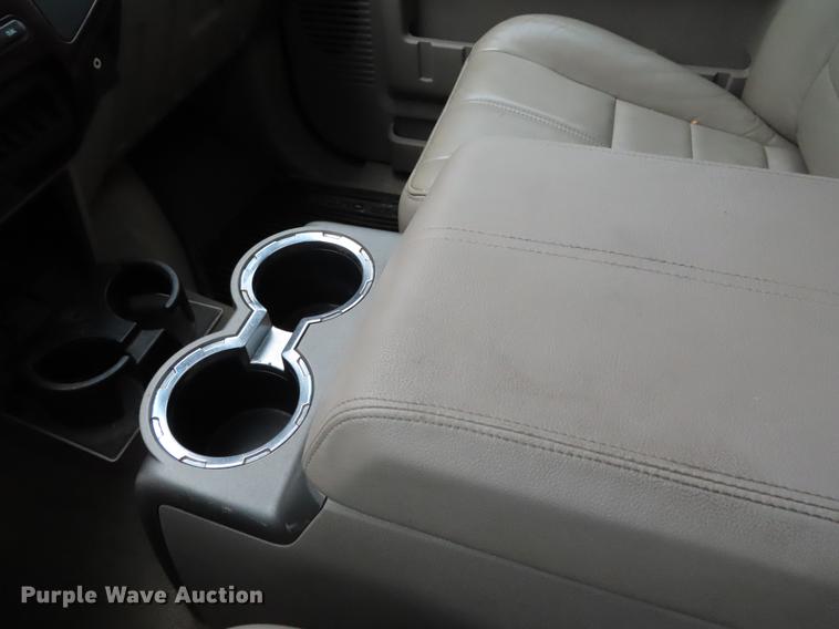 image for item DF7671 2008 Ford F350 Super Duty Crew Cab pickup truck