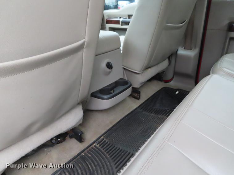 image for item DF7671 2008 Ford F350 Super Duty Crew Cab pickup truck