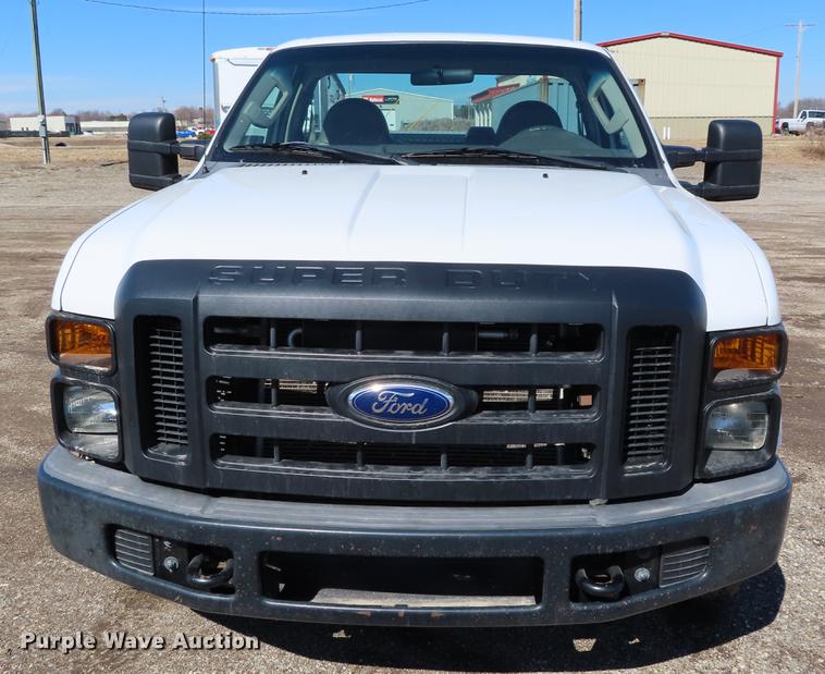 image for item DF7673 2008 Ford F250 Super Duty pickup truck