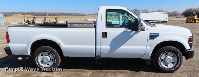 image for item DF7673 2008 Ford F250 Super Duty pickup truck