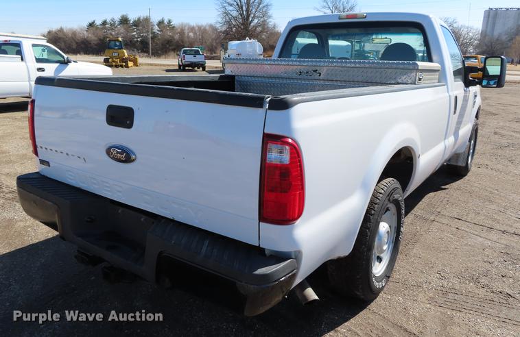 image for item DF7673 2008 Ford F250 Super Duty pickup truck